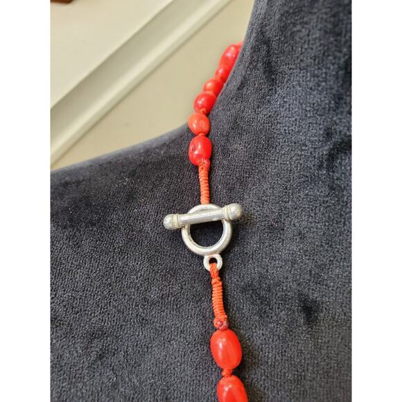 Chunky Red Coral Beaded Necklace With Toggle Closure - Picture 6 of 7